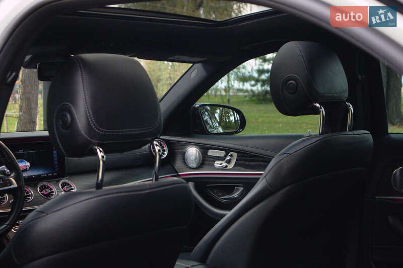 Седан Mercedes-Benz E-Class 2017 в Києві