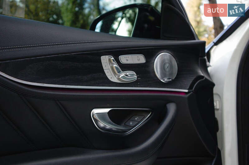 Седан Mercedes-Benz E-Class 2017 в Києві