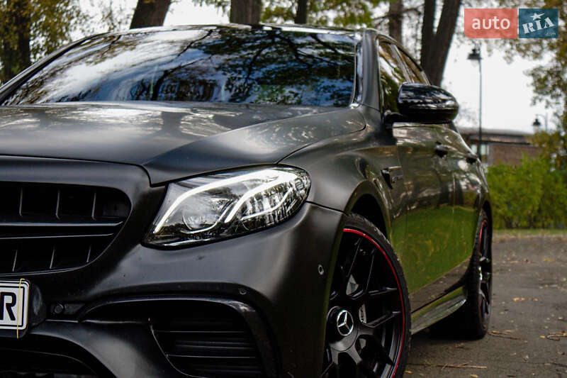 Седан Mercedes-Benz E-Class 2017 в Києві