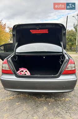 Седан Mercedes-Benz E-Class 2007 в 