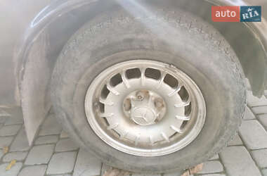 Седан Mercedes-Benz E-Class 1985 в 