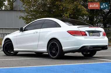 Купе Mercedes-Benz E-Class 2012 в 