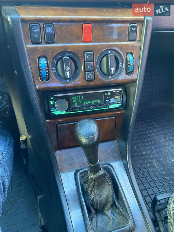 Седан Mercedes-Benz E-Class 1994 в Днепре