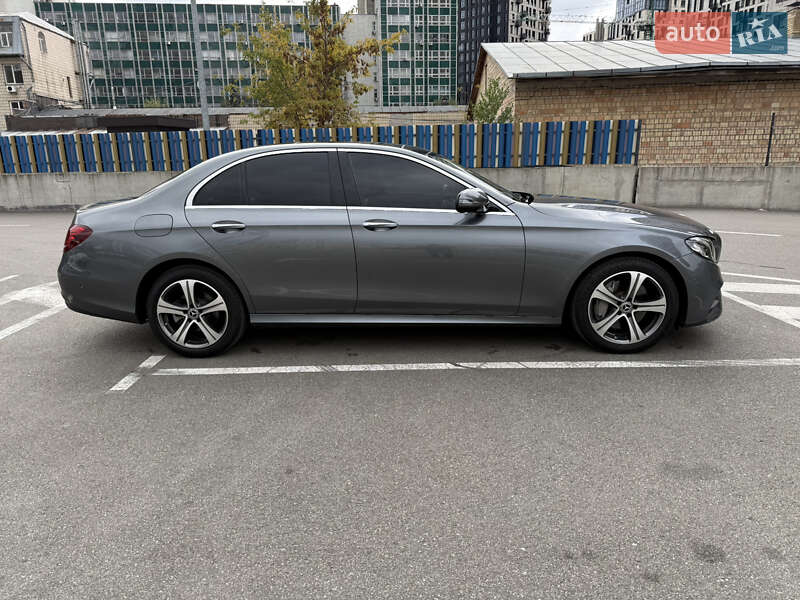Седан Mercedes-Benz E-Class 2019 в Києві