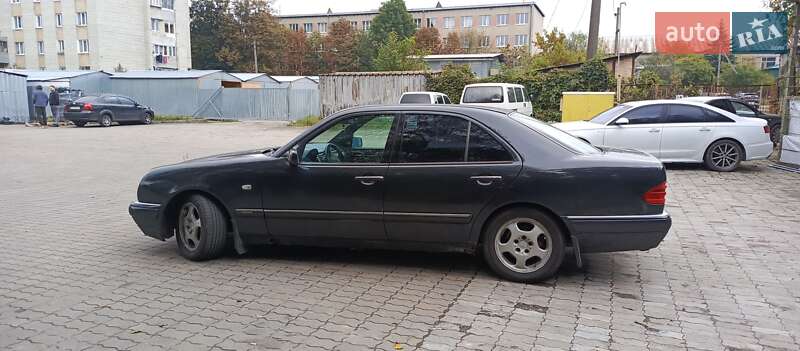 Седан Mercedes-Benz E-Class 1997 в Львове