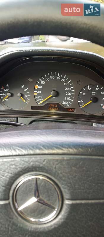 Седан Mercedes-Benz E-Class 1997 в Львове