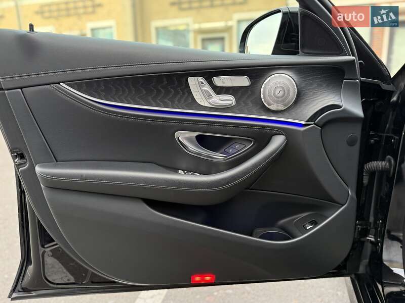 Седан Mercedes-Benz E-Class 2021 в Киеве