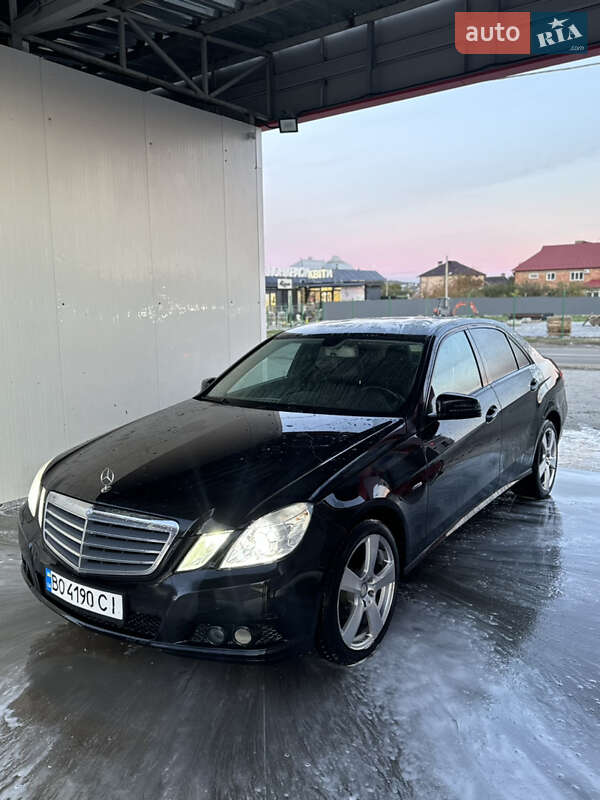 Седан Mercedes-Benz E-Class 2010 в Черновцах