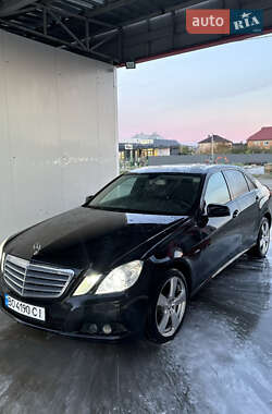 Седан Mercedes-Benz E-Class 2010 в 