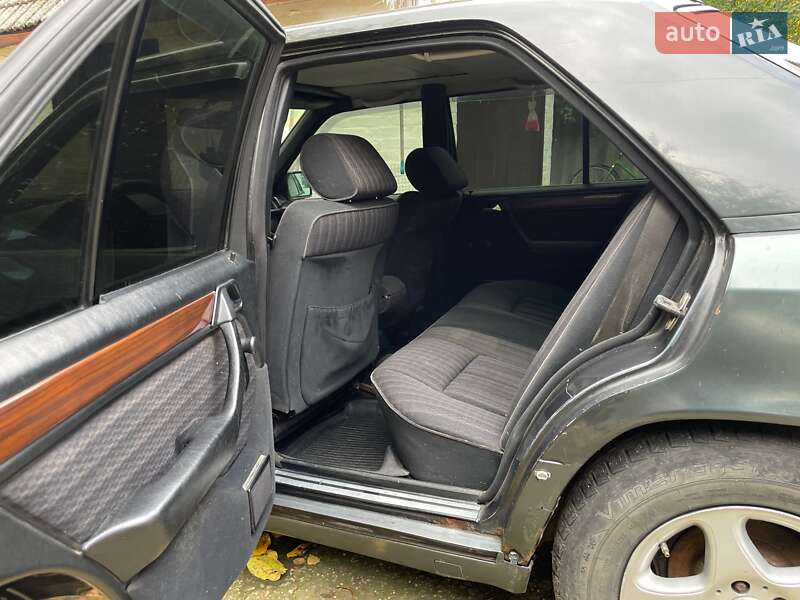 Седан Mercedes-Benz E-Class 1991 в Чигирине фото 10 Седан Mercedes-Benz E-Class 1991 в Чигирине