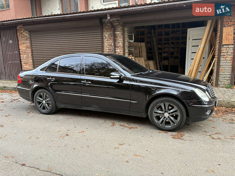 Седан Mercedes-Benz E-Class 2006 в Ивано-Франковске