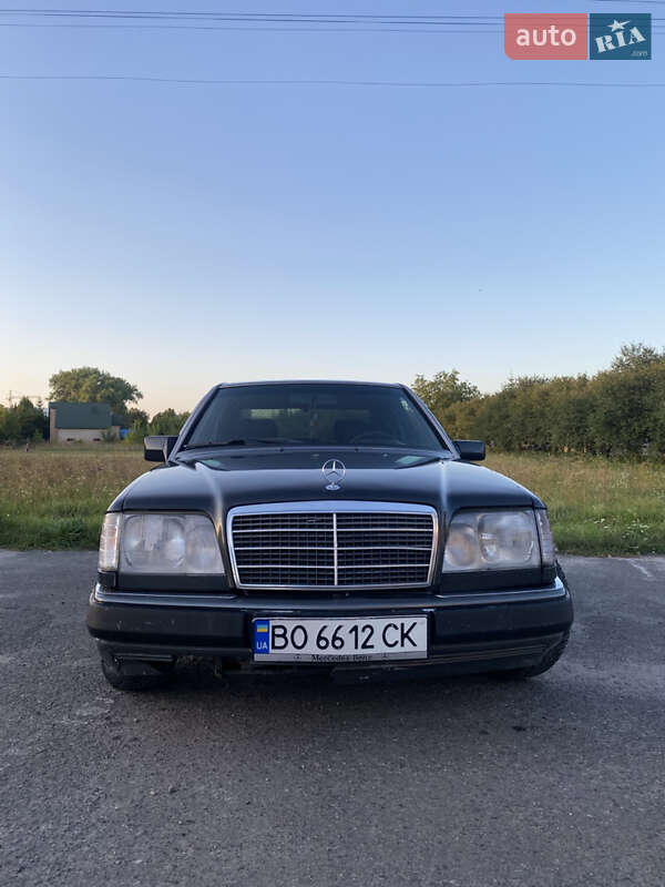 Mercedes-Benz E-Class 1992 Mercedes-Benz E-Class 1992