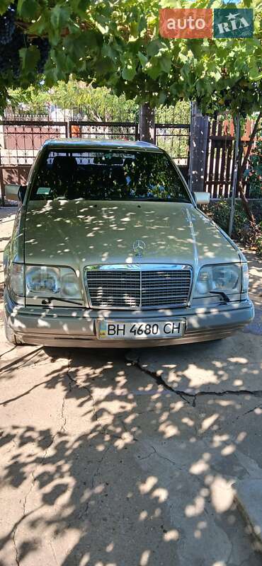 Mercedes-Benz E-Class 1994