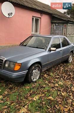 Седан Mercedes-Benz E-Class 1988 в 
