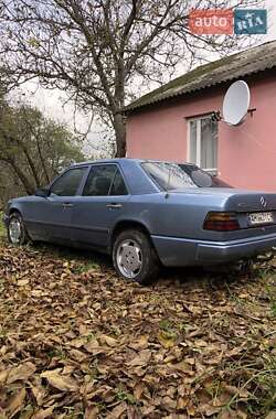 Седан Mercedes-Benz E-Class 1988 в Овруче
