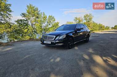 Универсал Mercedes-Benz E-Class 2011 в 