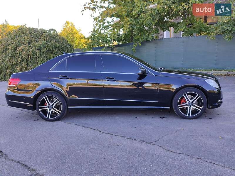 Седан Mercedes-Benz E-Class 2012 в Умані