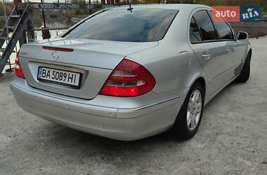 Седан Mercedes-Benz E-Class 2002 в  фото 13 Седан Mercedes-Benz E-Class 2002 в