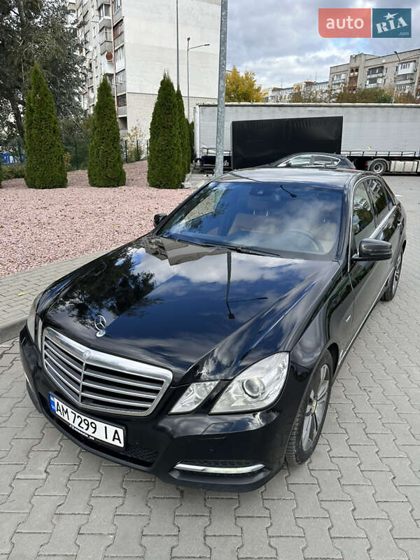 Седан Mercedes-Benz E-Class 2011 в Житомире фото 3 Седан Mercedes-Benz E-Class 2011 в Житомире