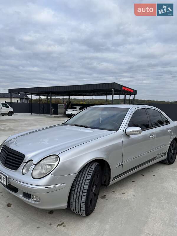 Седан Mercedes-Benz E-Class 2002 в Ужгороді