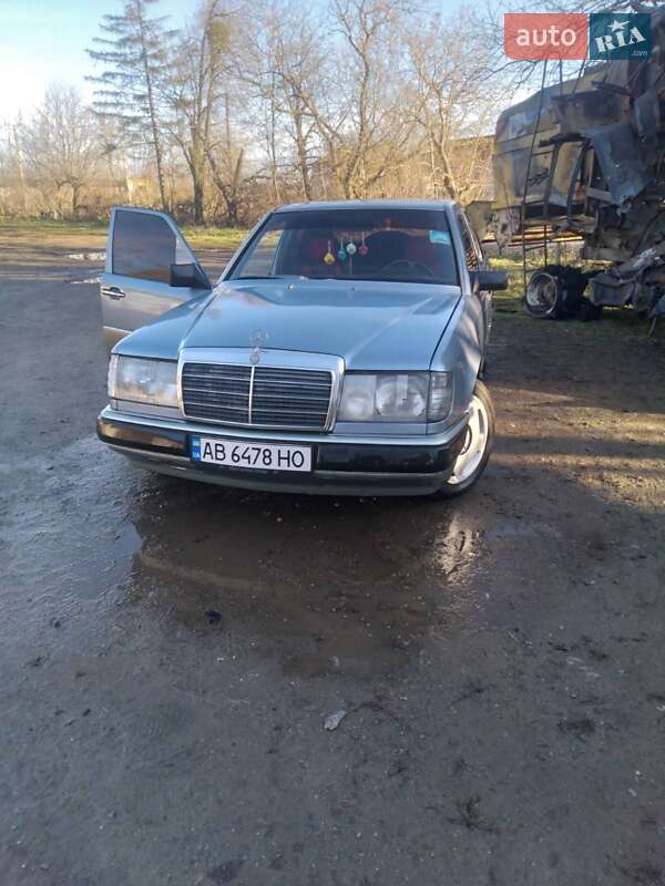Седан Mercedes-Benz E-Class 1985 в Немирове