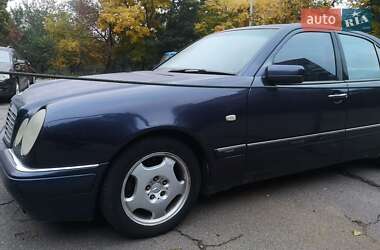 Седан Mercedes-Benz E-Class 1997 в Києві