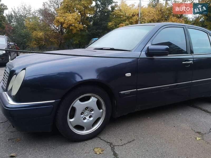 Седан Mercedes-Benz E-Class 1997 в Києві