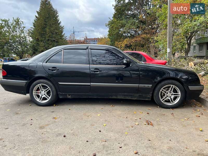 Седан Mercedes-Benz E-Class 2001 в Полтаві