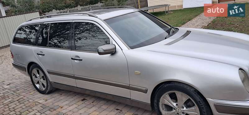 Універсал Mercedes-Benz E-Class 1998 в Чернівцях