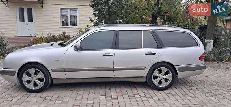 Універсал Mercedes-Benz E-Class 1998 в Чернівцях