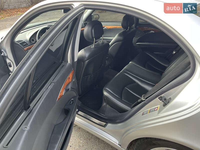 Седан Mercedes-Benz E-Class 2004 в Коростене