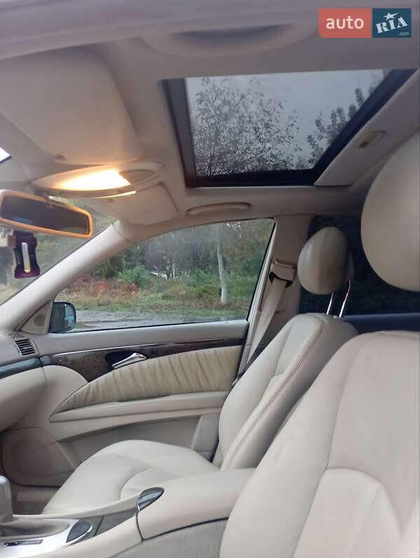 Седан Mercedes-Benz E-Class 2004 в Рівному