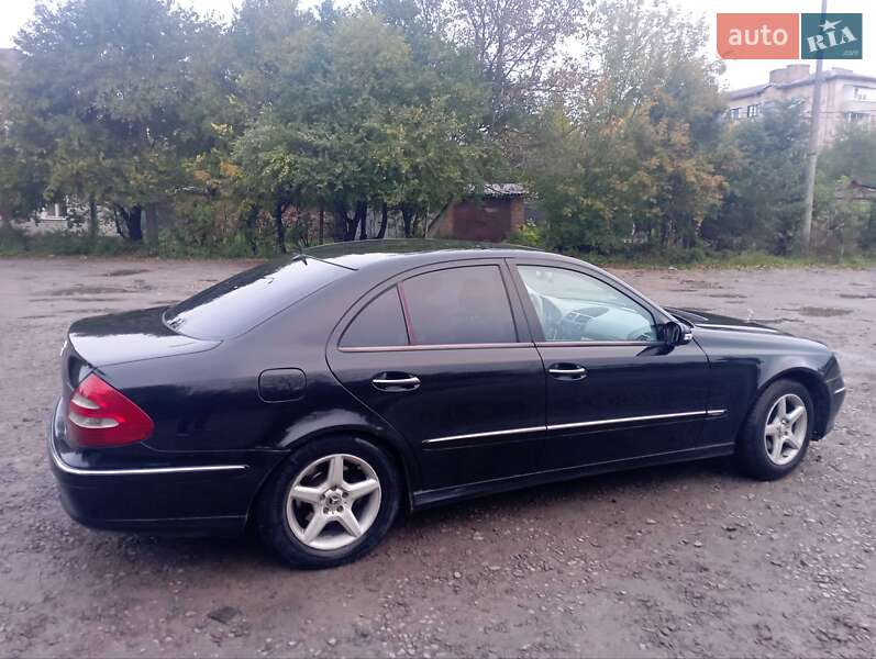 Седан Mercedes-Benz E-Class 2004 в Рівному