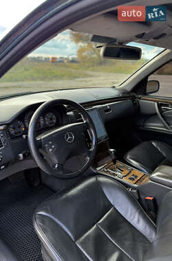 Седан Mercedes-Benz E-Class 2000 в 