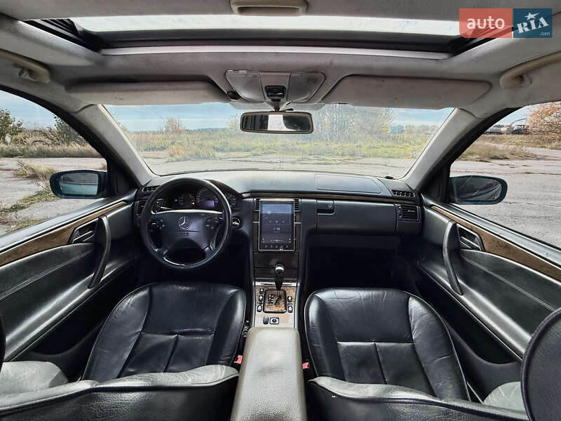 Седан Mercedes-Benz E-Class 2000 в Казатине