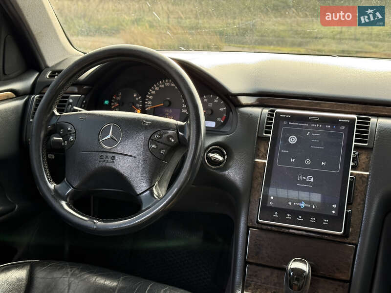 Седан Mercedes-Benz E-Class 2000 в Казатине