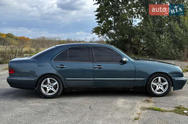 Седан Mercedes-Benz E-Class 2000 в 