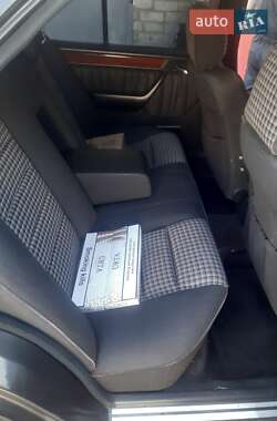 Седан Mercedes-Benz E-Class 1991 в 