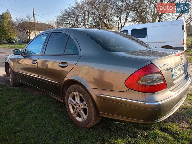 Седан Mercedes-Benz E-Class 2006 в Баре