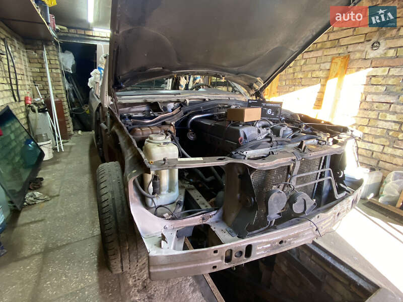 Седан Mercedes-Benz E-Class 1993 в Коцюбинском фото 3 Седан Mercedes-Benz E-Class 1993 в Коцюбинском