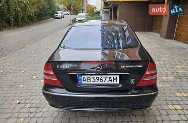 Седан Mercedes-Benz E-Class 2004 в 