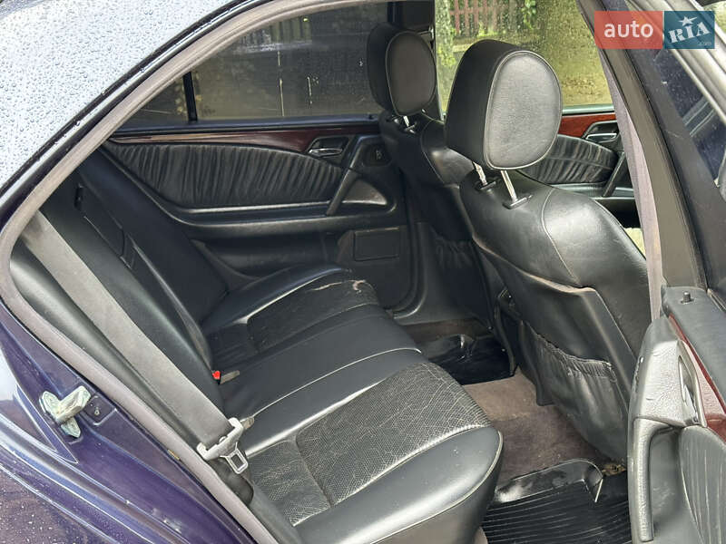 Седан Mercedes-Benz E-Class 1998 в Чернівцях