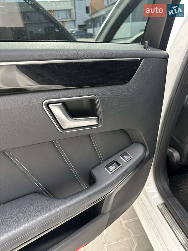 Седан Mercedes-Benz E-Class 2013 в Коломые