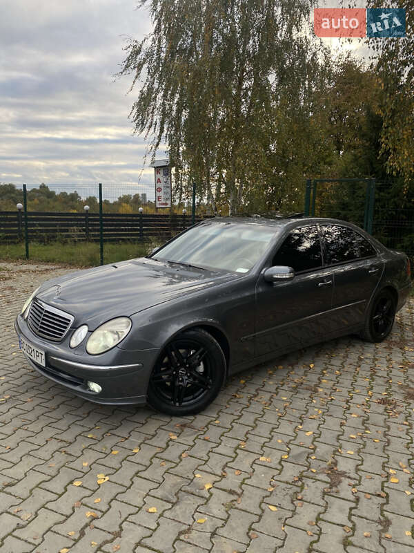 Седан Mercedes-Benz E-Class 2004 в Стрые