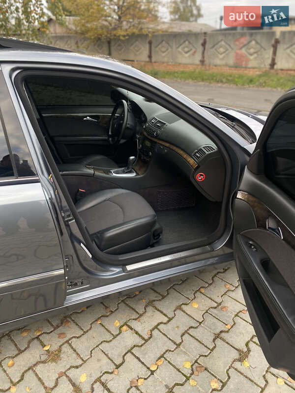 Седан Mercedes-Benz E-Class 2004 в Стрые