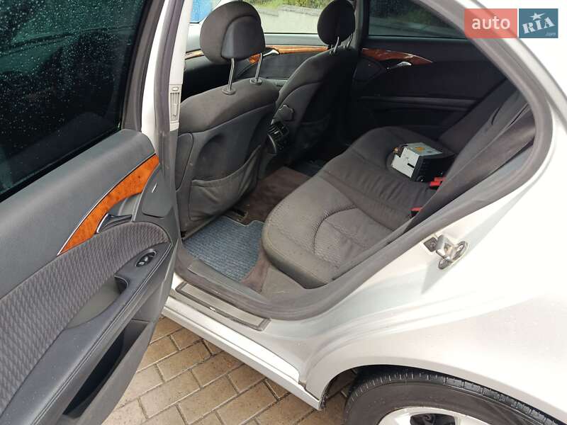 Седан Mercedes-Benz E-Class 2002 в Вараші фото 12 Седан Mercedes-Benz E-Class 2002 в Вараші