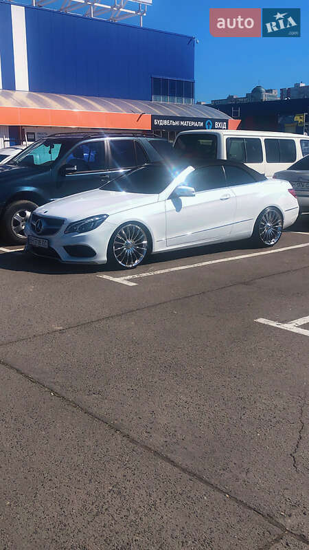 Кабриолет Mercedes-Benz E-Class 2013 в 