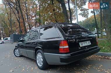 Універсал Mercedes-Benz E-Class 1994 в  фото 5 Універсал Mercedes-Benz E-Class 1994 в