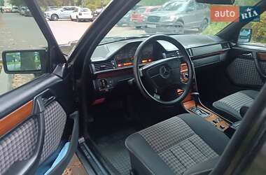 Універсал Mercedes-Benz E-Class 1994 в  фото 12 Універсал Mercedes-Benz E-Class 1994 в