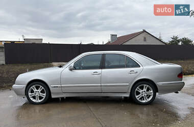 Седан Mercedes-Benz E-Class 2000 в 